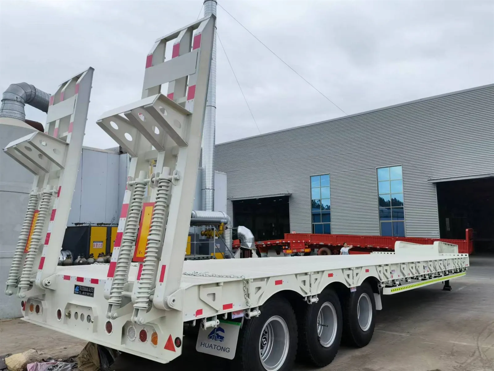 3 axles lowbed semi trailer 3 axles lowbed semi trailer